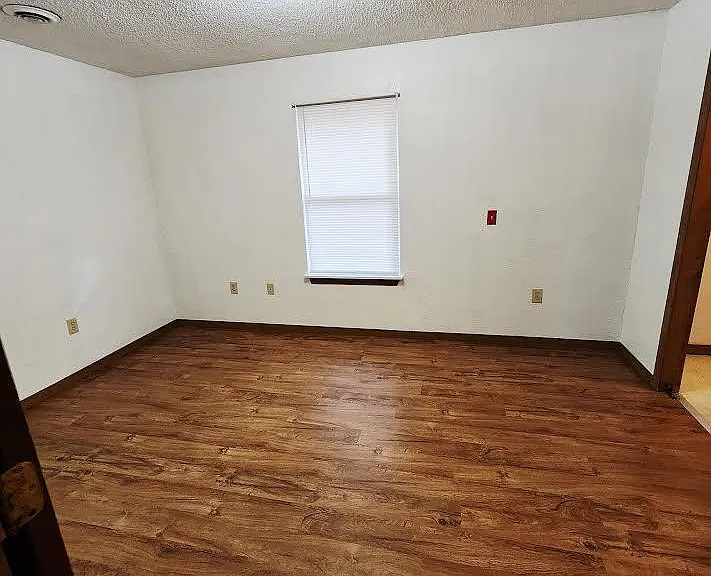 236 Ashwood Dr #C — Photo 4