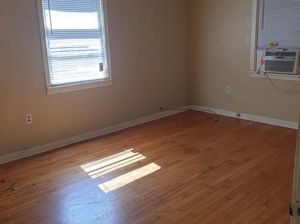 baton-rouge-louisiana-436278417 picture