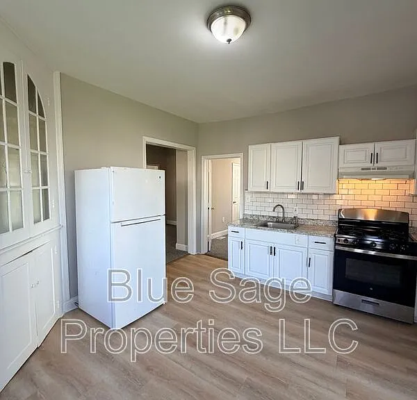 900-902 Church Ln #902 CHURCH LN — Photo 8