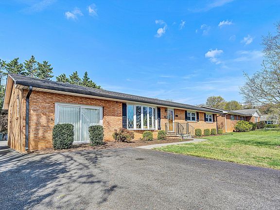 2nd image of 429 Highfield Rd