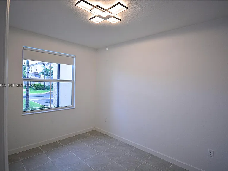 2375 NW 122nd Ter — Photo 10