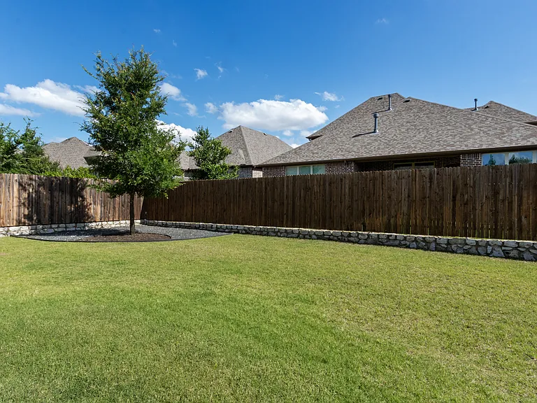 4129 Angelina Dr — Photo 30