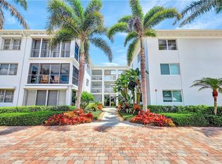 280 2nd Ave S APT 101, Naples, FL 34102
