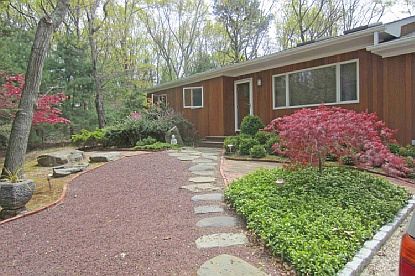 1st image of 34 Beechwood Dr