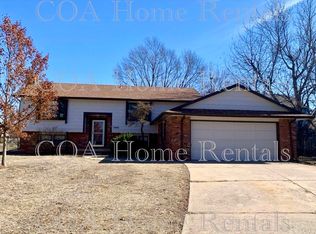 1806 S White Oak Cir, Wichita, KS 67207
