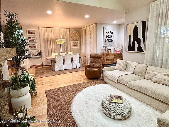 4th image of 315 Summerset Way #B