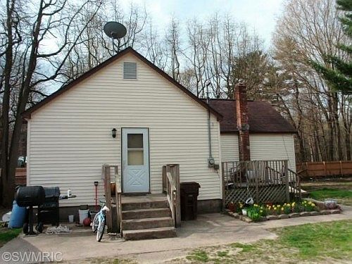 3rd image of 17001 77th St