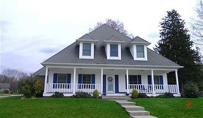 2nd image of 359 Creekbend Ln