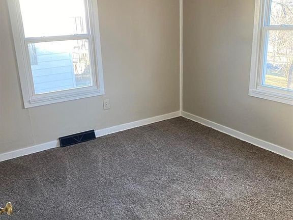 5th image of 1806 Padbury Ave SE #1806