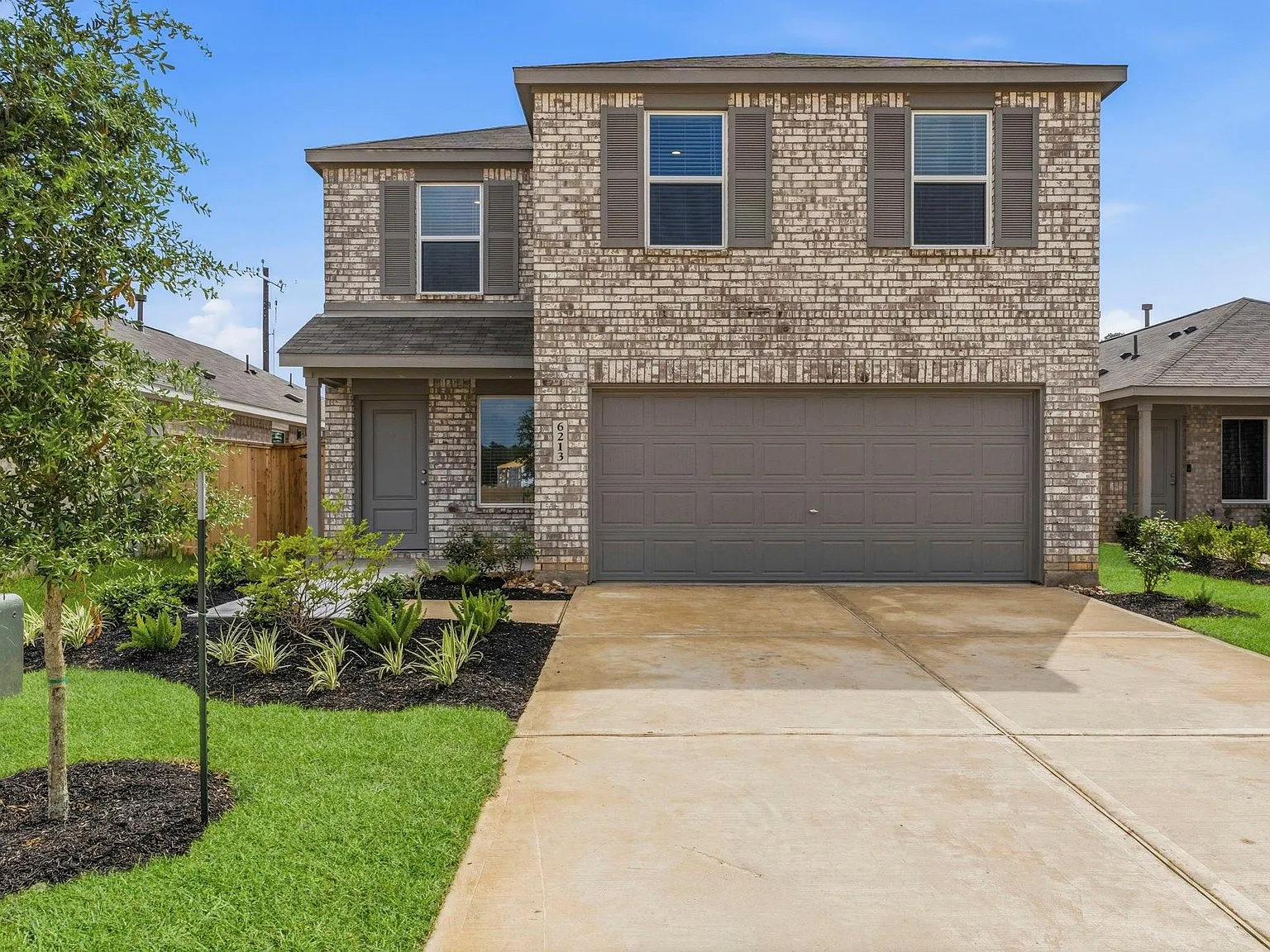 4 bed, 2.5 bath, 2254 sqft, $2,000 — Photo 3