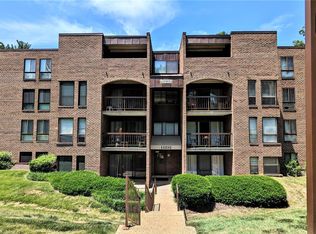 11232 Chestnut Grove Sq APT 19, Reston, VA 20190