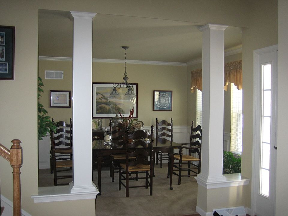 Dining Room w Columns