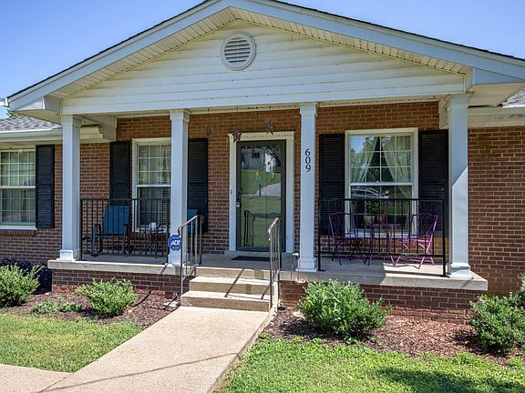 2nd image of 609 Carol Ann Dr