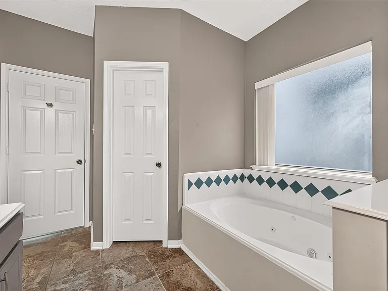 14402 Barker Pelican Ct — Photo 30