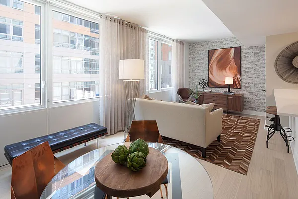 Rented by Aura Management | media 15