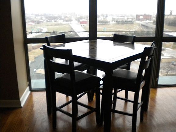 4th image of 600 E Admiral Blvd #1704