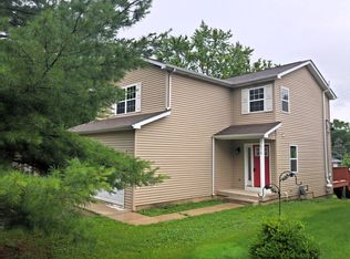 318 Woodland Dr, Round Lake Beach, IL
