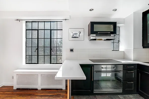 Sold by Compass | media 9