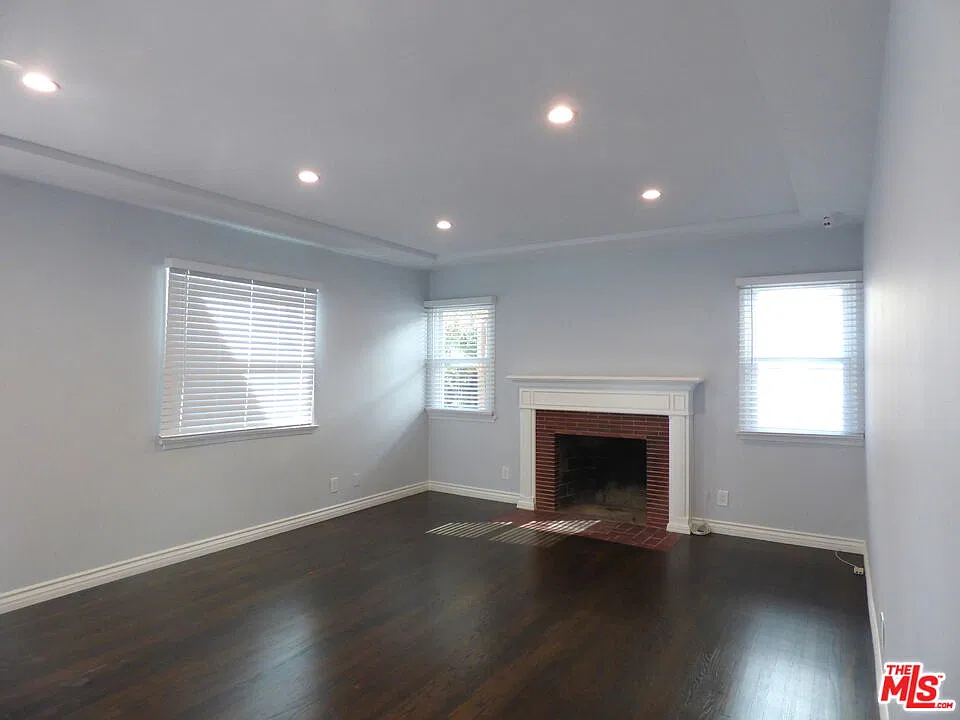 2 bed, 2.0 bath, 1033 sqft, $4,400 — Photo 4