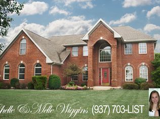 7883 Country View Ln, Brookville, OH 45309