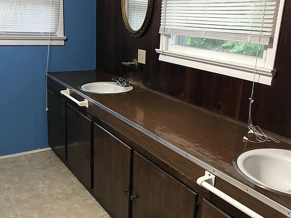 Double sink bathroom