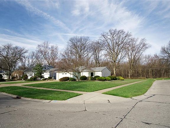 3rd image of 5502 Williamsburg Dr