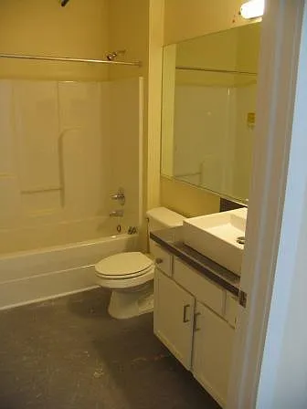 201 N 19th St #106 — Photo 7