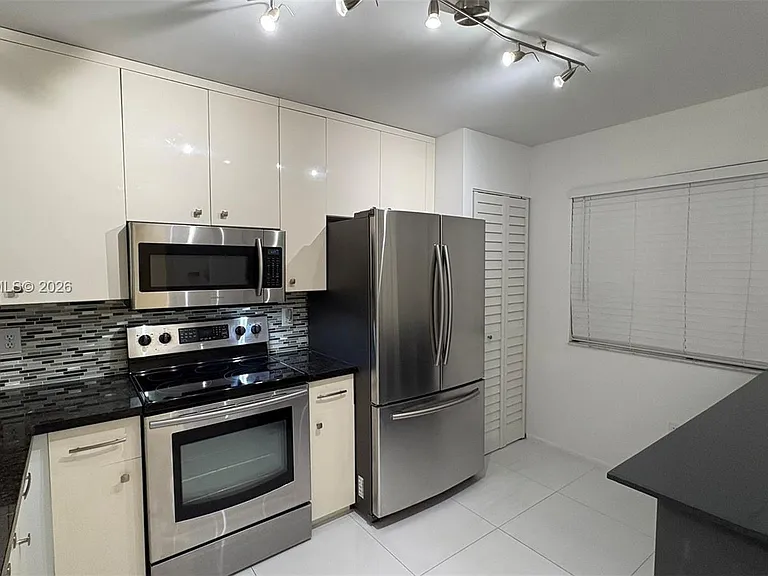 9560 Weldon Cir #J308 — Photo 12