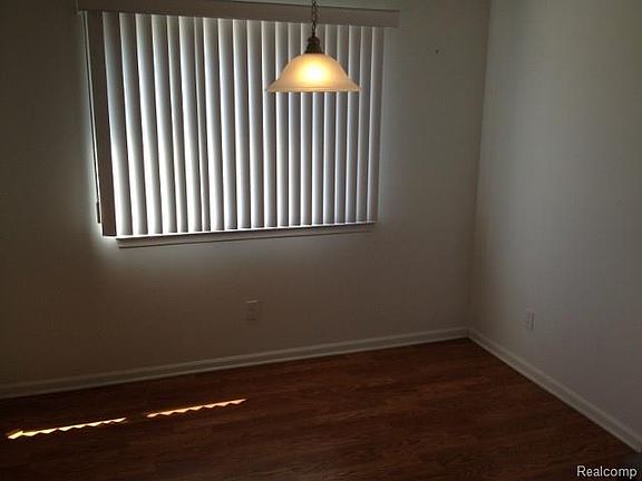 3rd image of 25978 Franklin Pointe Dr #1