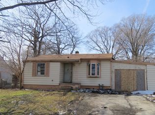2318 Wright Ave, North chicago, IL 60064