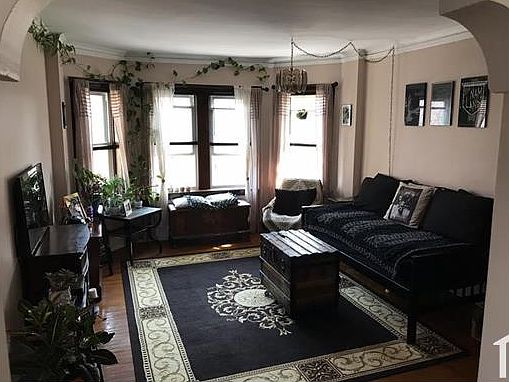 1st image of 2737 N Lockwood Ave Unit 1