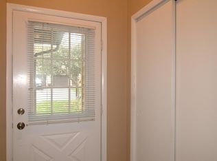 38 Sparrow Dr, Hamilton, NJ 08690