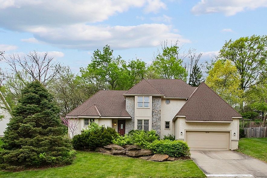 1st image of 926 Blueberry Ln