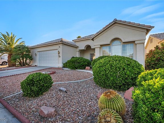 3rd image of 4005 Poppy Fields Dr