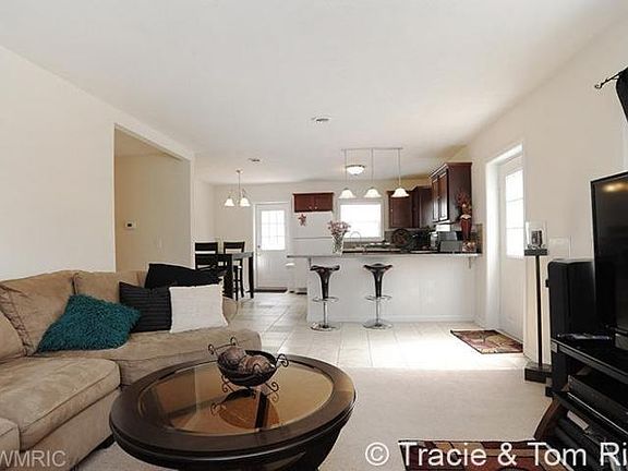 4th image of 6930 Northland Dr NE