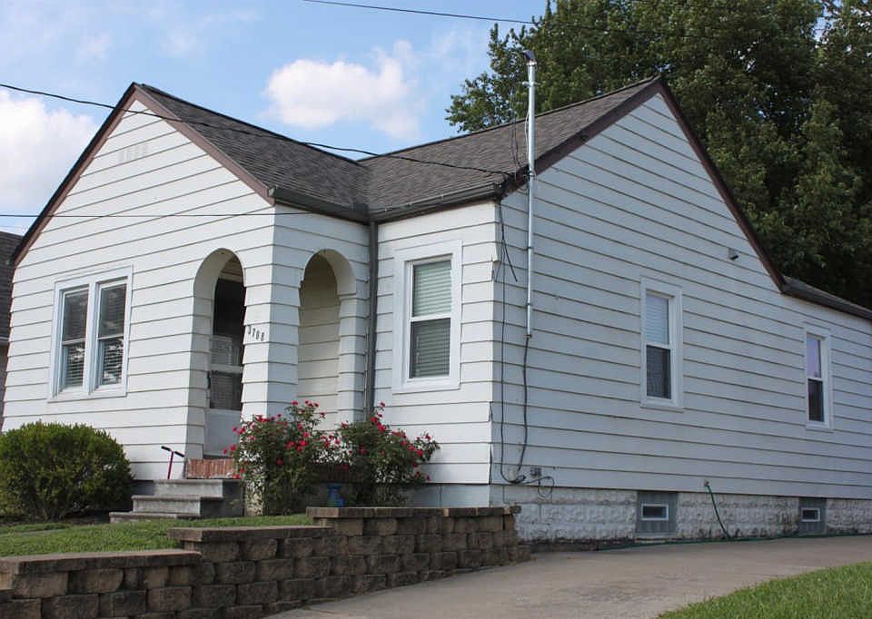 1st image of 3708 Lonsdale St