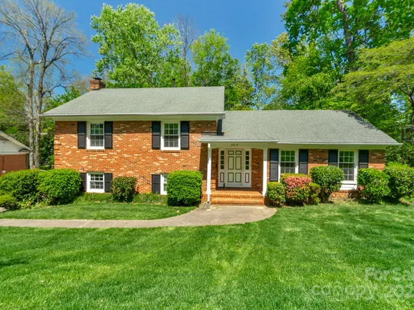 2815 Burnt Mill Rd, Charlotte, NC 28210