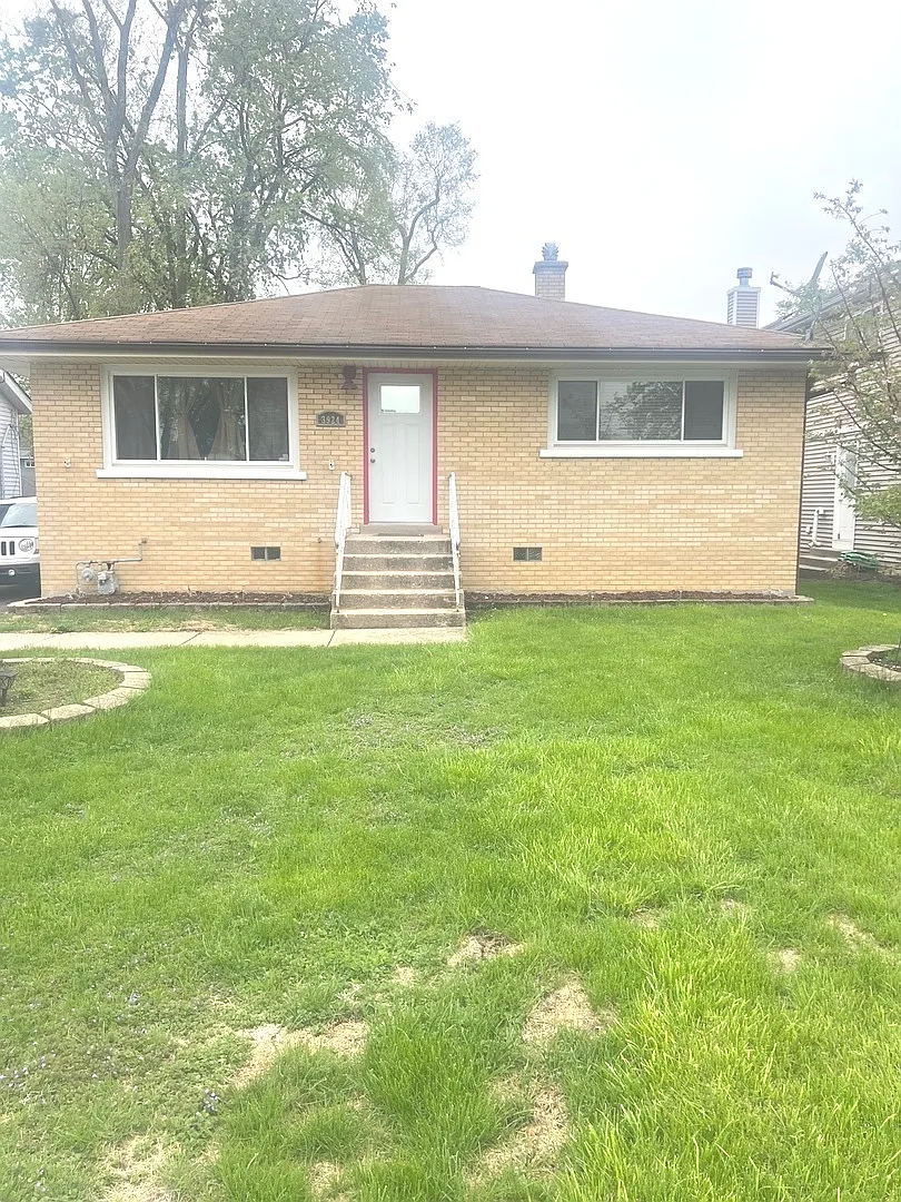 3924 N Park St photo 1