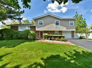 10 Orange Dr, Jericho, NY 11753