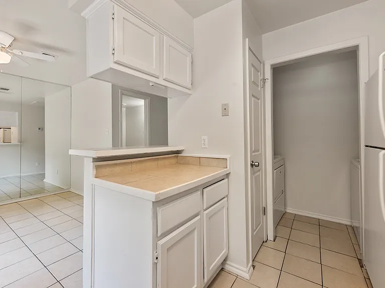 1904 Dartmouth St #S4 — Photo 9