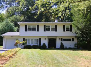 3301 Elk Ct, Yorktown Heights, NY 10598