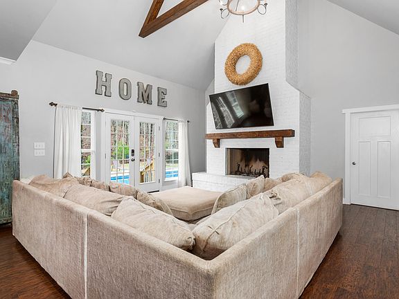 4th image of 335 Gray Fox Rd