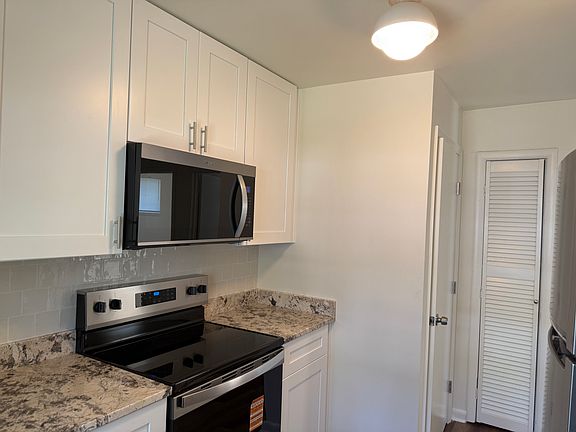 5th image of 2924 Torbett St #A