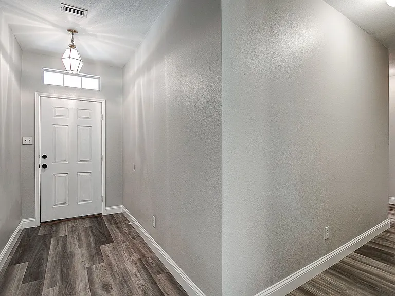 2504 Cypress Point Dr — Photo 8