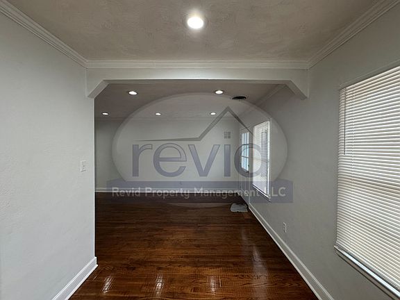 5th image of 623 E Pkwy S #625