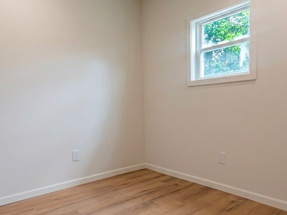 5th image of 331 Yale Ave