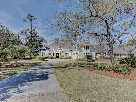 2nd image of 23 Cherry Hill Ln