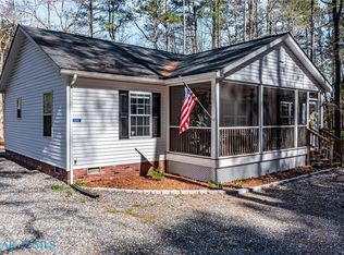 551 Presley Creek Dr, Heathsville, VA 22473