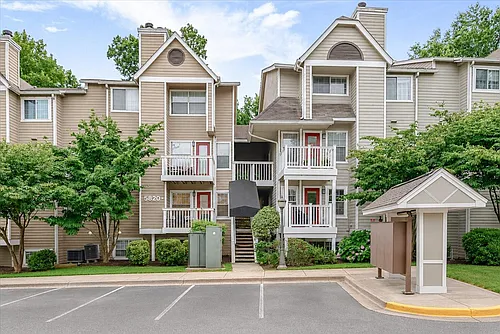 5820 Inman Park Cir #220 Photo 1