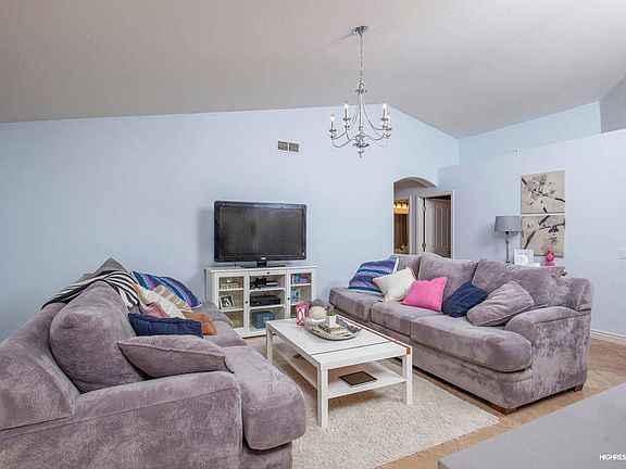 4th image of 8433 W Grovers Ave